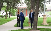 习近平同美国总统特朗普在中南海小范围会晤