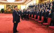 习近平会见全国优秀县委书记