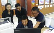 同德县常务副县长到气象局现场指导汛期气象工作