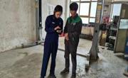 同德消防救援大队向“三合一”场所群租房发放消防宣传海报